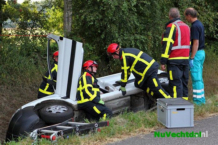 Lichtgewonde bij éénzijdig ongeval Venneweg Dalfsen - Foto: Martin Zwakenberg