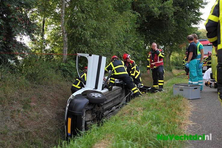 Lichtgewonde bij éénzijdig ongeval Venneweg Dalfsen - Foto: Martin Zwakenberg