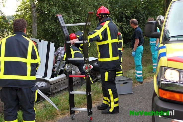 Lichtgewonde bij éénzijdig ongeval Venneweg Dalfsen - Foto: Martin Zwakenberg