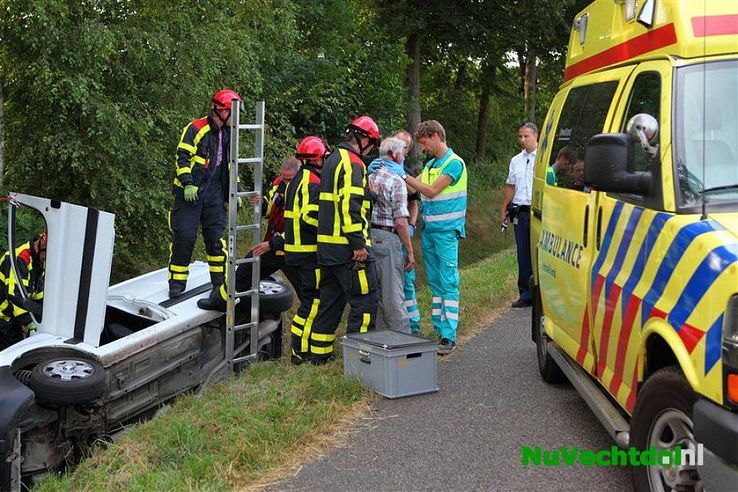 Lichtgewonde bij éénzijdig ongeval Venneweg Dalfsen - Foto: Martin Zwakenberg