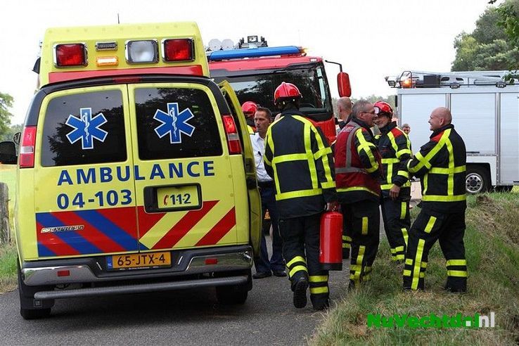Lichtgewonde bij éénzijdig ongeval Venneweg Dalfsen - Foto: Martin Zwakenberg