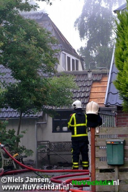 [Video] Woning uitgebrand aan de Meenteweg Dalfsen - Foto: Niels Jansen