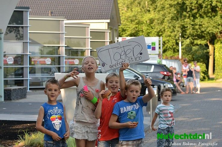 (VIDEO) Optreden Normaal in Dalfsen groot spektakel - Foto: Johan Bokma