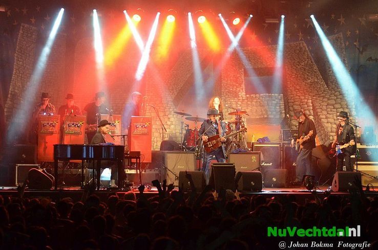 (VIDEO) Optreden Normaal in Dalfsen groot spektakel - Foto: Johan Bokma
