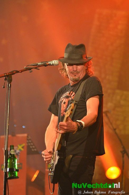 (VIDEO) Optreden Normaal in Dalfsen groot spektakel - Foto: Johan Bokma