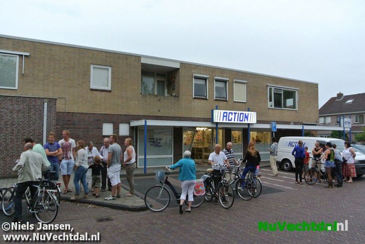 Video: Auto rijdt Action winkel in Dalfsen binnen - Foto: Niels Jansen