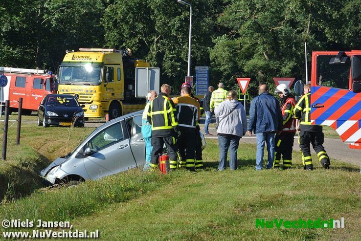 Video: Drie auto’s betrokken bij crash N340 Dalfsen - Foto: Niels Jansen
