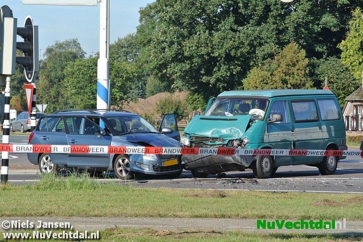 Video: Drie auto’s betrokken bij crash N340 Dalfsen - Foto: Niels Jansen
