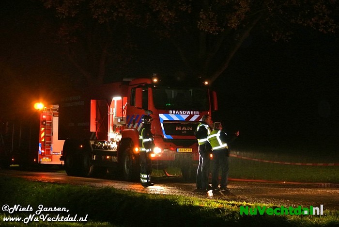 Grote brand woonboerderij Hoevenweg Dalfsen (video) - Foto: Niels Jansen
