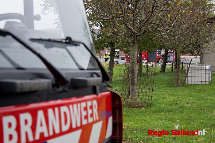 Brand bij boerderij Haarweg Lemelerveld snel meester - Foto: Pim Haarsma
