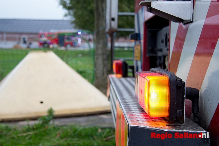 Brand bij boerderij Haarweg Lemelerveld snel meester - Foto: Pim Haarsma
