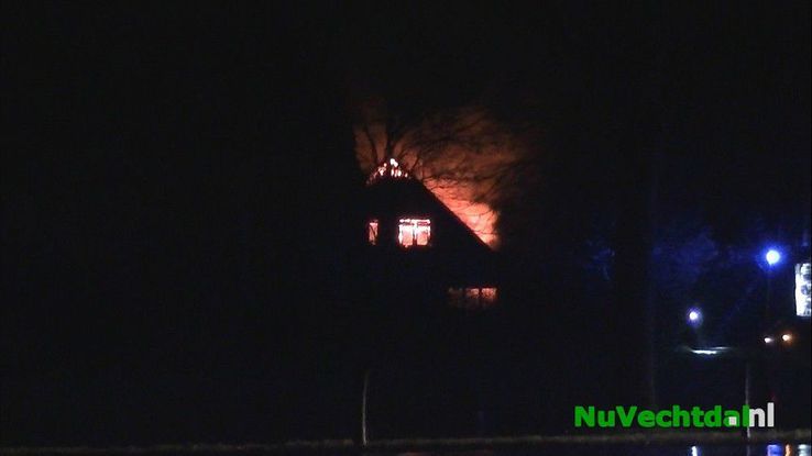 Verwoestende brand Akkersteeg Ommen - Foto: Niels Jansen