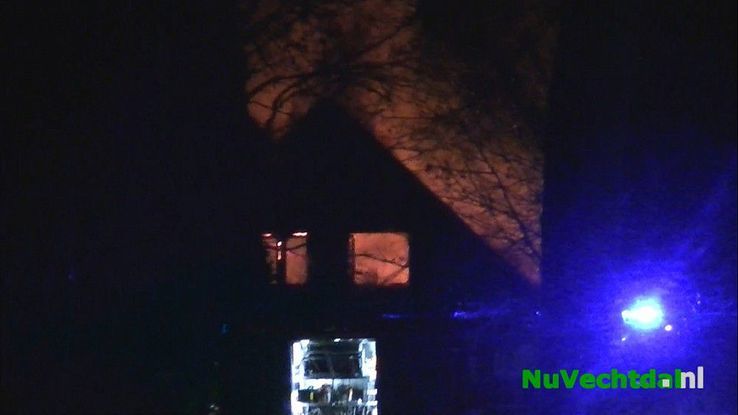 Verwoestende brand Akkersteeg Ommen - Foto: Niels Jansen