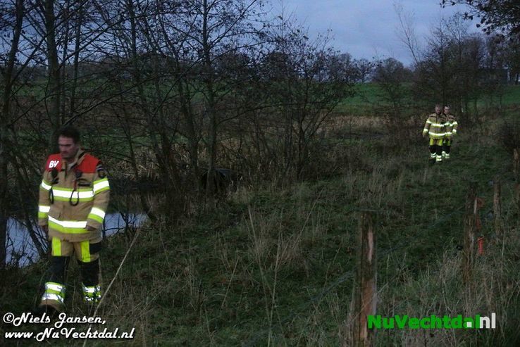 [Foto’s] Zoekactie naar mogelijke drenkeling Stuw Dalfsen - Foto: Niels Jansen