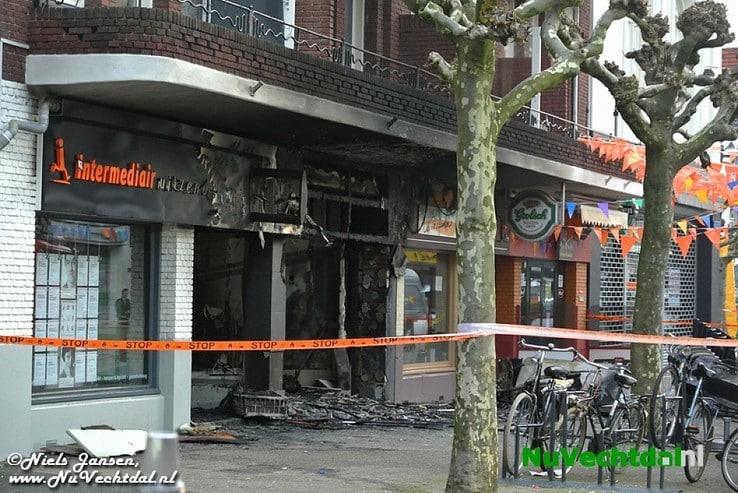 [Foto’s] Dalfser brandweer bij grote brand Zwolle - Foto: Niels Jansen
