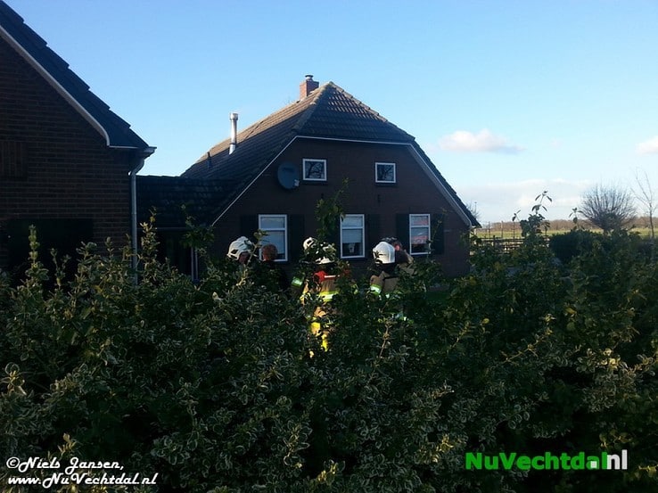 Brand boerderij Hessenweg Dalfsen blijkt loos alarm - Foto: Niels Jansen