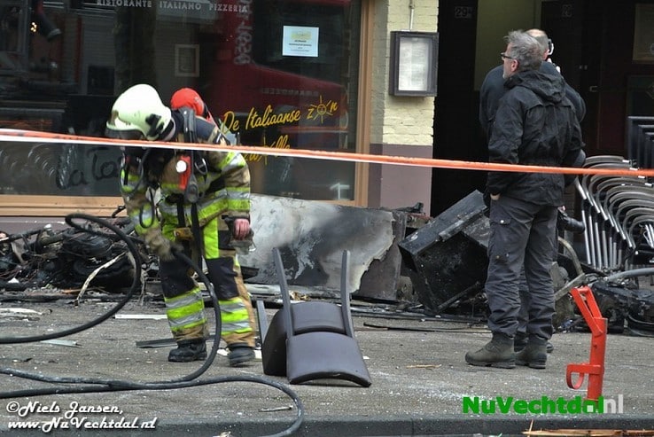 [Foto’s] Dalfser brandweer bij grote brand Zwolle - Foto: Niels Jansen