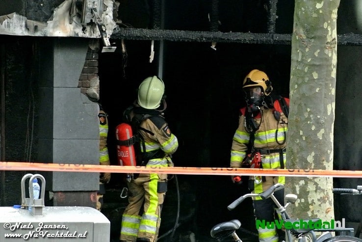 [Foto’s] Dalfser brandweer bij grote brand Zwolle - Foto: Niels Jansen