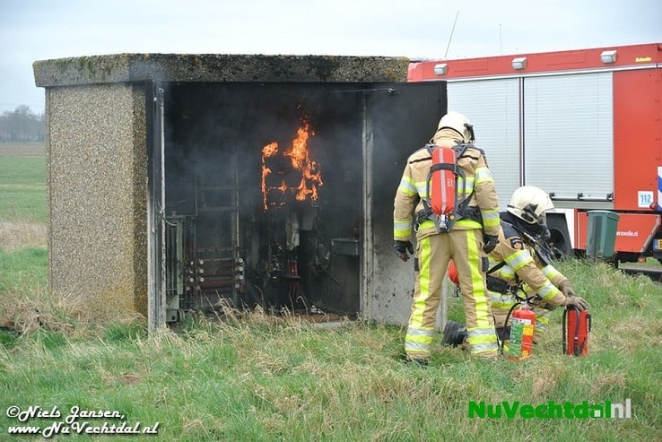 Brand in transformatorhuis Westeinde Nieuwleusen - Foto: Niels Jansen