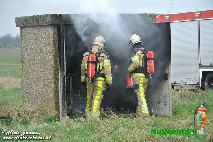 Brand in transformatorhuis Westeinde Nieuwleusen - Foto: Niels Jansen