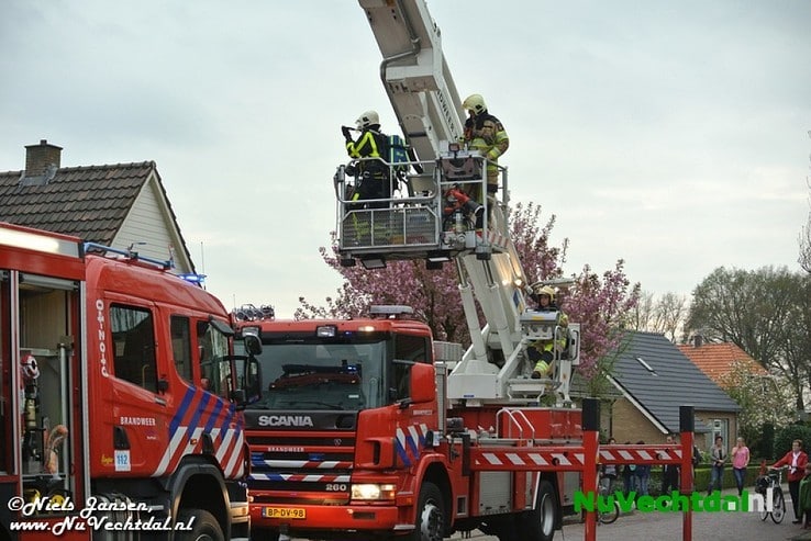 [Video] Felle schoorsteenbrand Koelmansstraat Hoonhorst - Foto: Niels Jansen