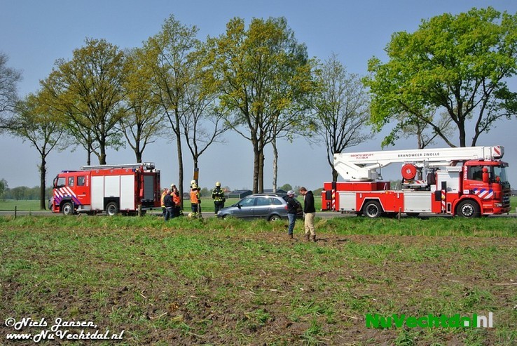VIDEO: Vlieger in boom langs N348, inzet brandweer - Foto: Niels Jansen