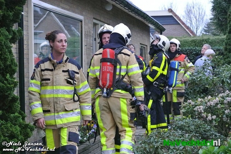 [Video] Felle schoorsteenbrand Koelmansstraat Hoonhorst - Foto: Niels Jansen