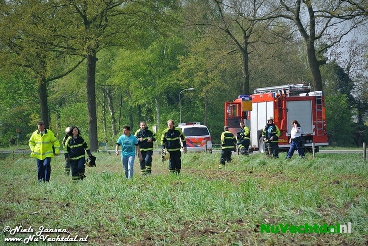 VIDEO: Vlieger in boom langs N348, inzet brandweer - Foto: Niels Jansen