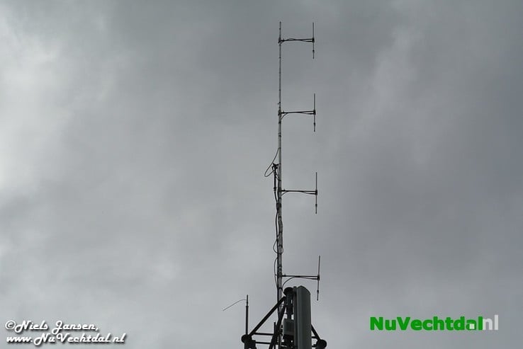 Zendpiraat bovenop telecommast Nieuwleusen - Foto: Niels Jansen