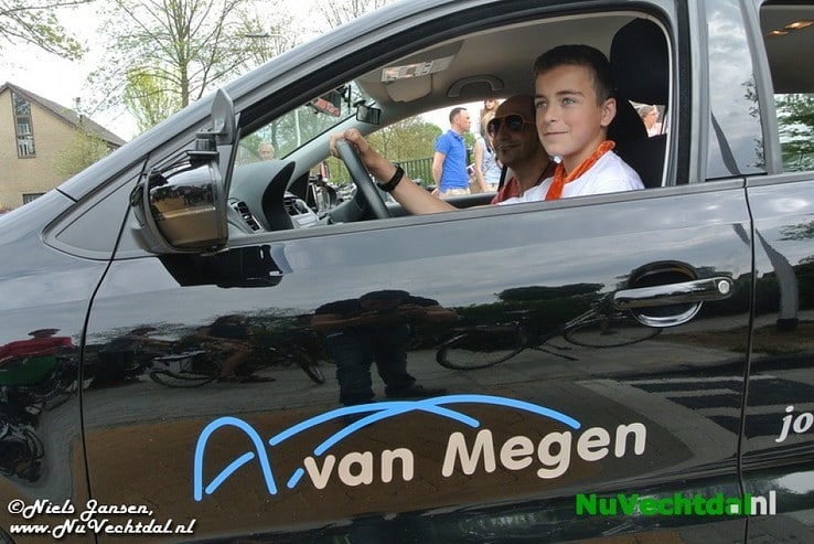 VIDEO een foto’s Optocht  Koningsdag Dalfsen 2014 - Foto: Niels Jansen