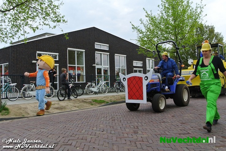 VIDEO een foto’s Optocht  Koningsdag Dalfsen 2014 - Foto: Niels Jansen