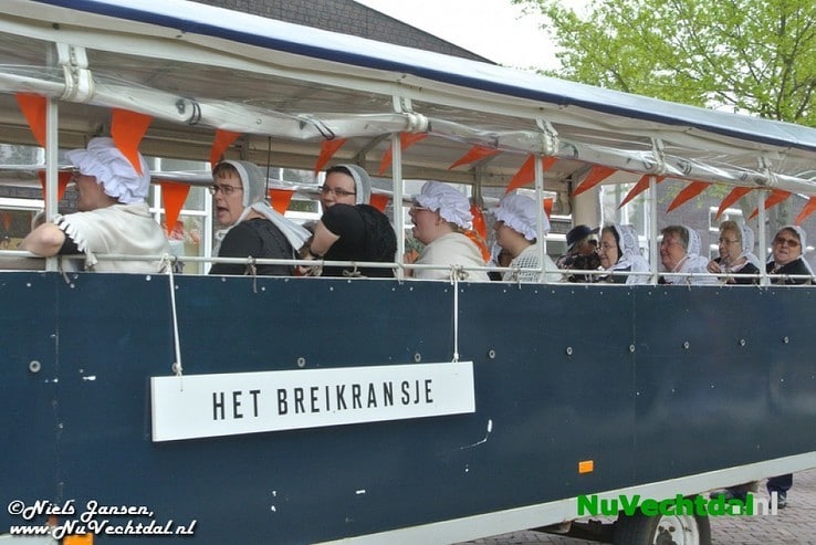 VIDEO een foto’s Optocht  Koningsdag Dalfsen 2014 - Foto: Niels Jansen
