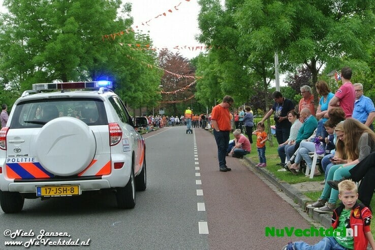 VIDEO een foto’s Optocht  Koningsdag Dalfsen 2014 - Foto: Niels Jansen