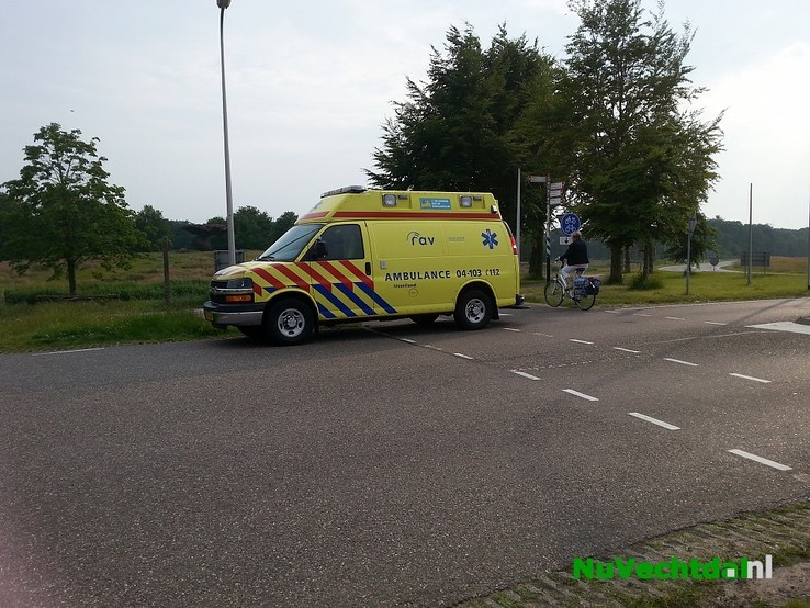 Man gewond bij val van fiets Stationsweg Dalfsen - Foto: Niels Jansen