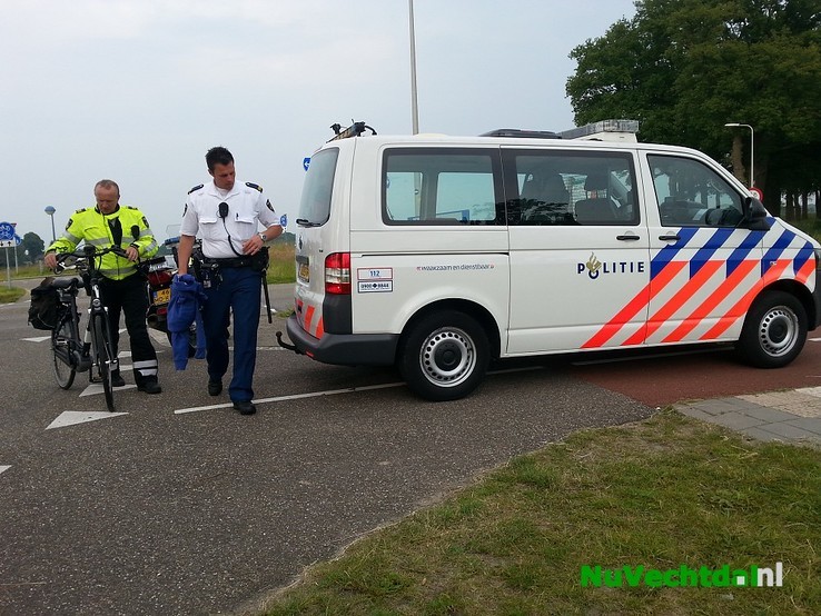 Man gewond bij val van fiets Stationsweg Dalfsen - Foto: Niels Jansen