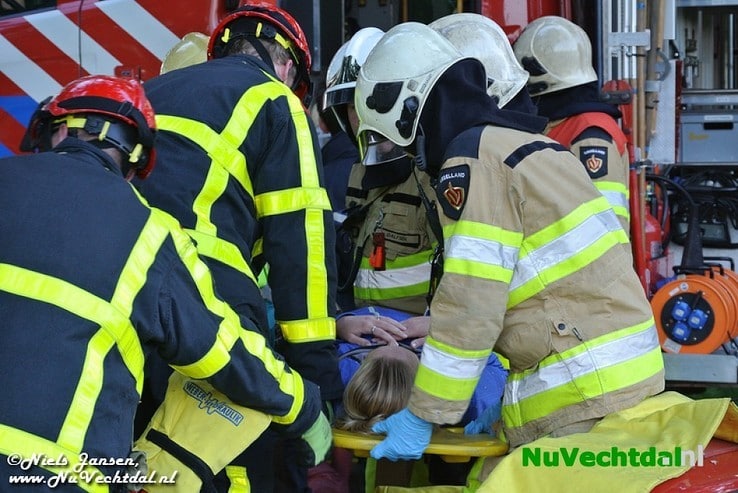VIDEO Auto in sloot bij middel-ongeval Gernerslag Dalfsen - Foto: Niels Jansen