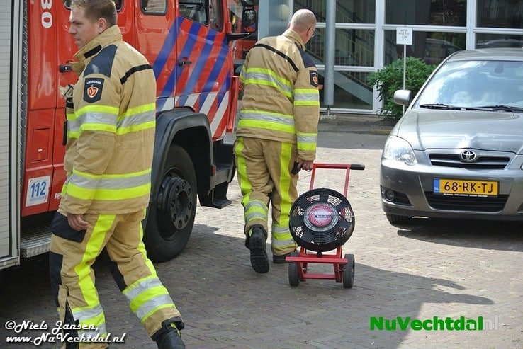 [Foto’s] Brand in verzorgingstehuis Dalfsen tijdig geblust - Foto: Niels Jansen