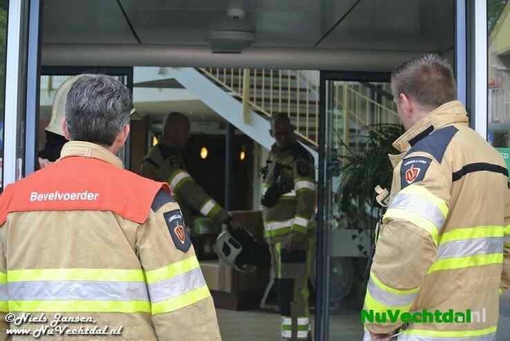 [Foto’s] Brand in verzorgingstehuis Dalfsen tijdig geblust - Foto: Niels Jansen