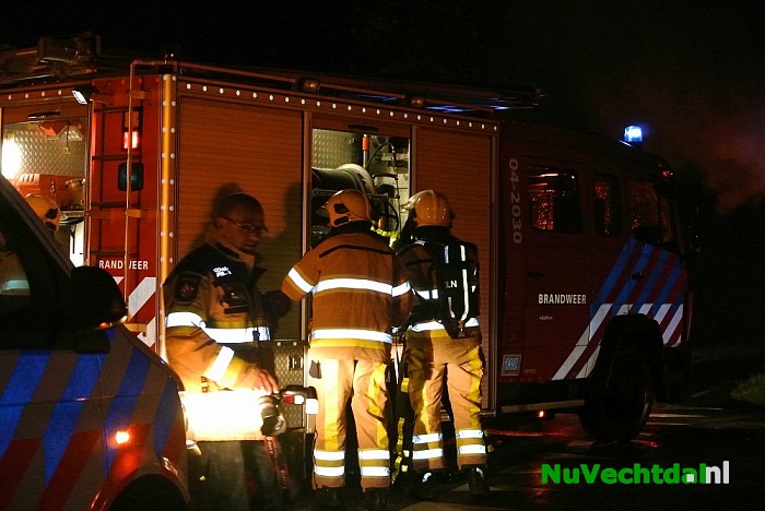 [Video] Auto in brand op de Dedemsweg bij Dalfsen - Foto: Niels Jansen