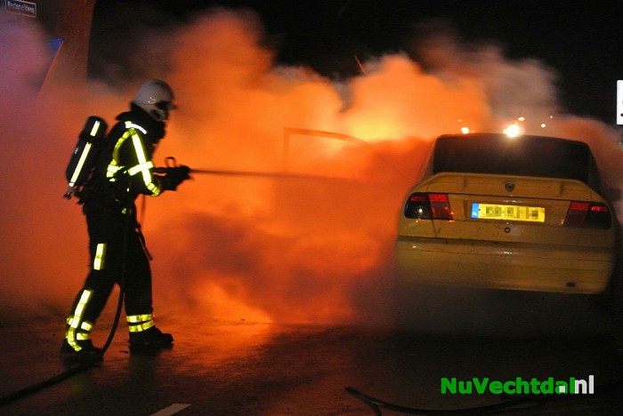 [Video] Auto in brand op de Dedemsweg bij Dalfsen - Foto: Niels Jansen