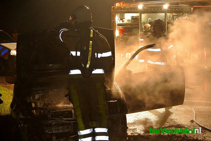 [Video] Auto in brand op de Dedemsweg bij Dalfsen - Foto: Niels Jansen