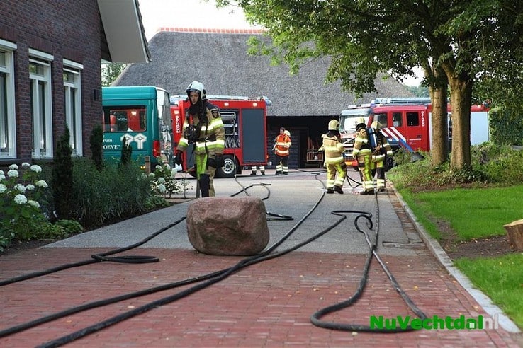 Brandweer Lemelerveld en Luttenberg oefenen in Lemele - Foto: Martin Zwakenberg