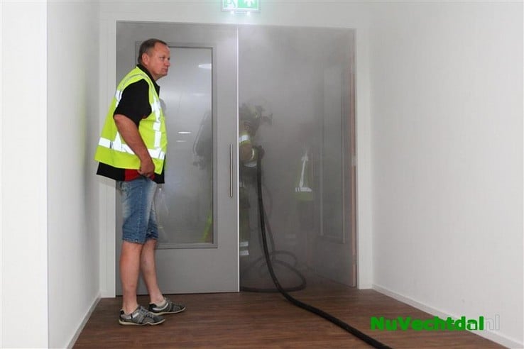Brandweer Lemelerveld en Luttenberg oefenen in Lemele - Foto: Martin Zwakenberg