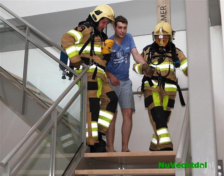 Brandweer Lemelerveld en Luttenberg oefenen in Lemele - Foto: Martin Zwakenberg
