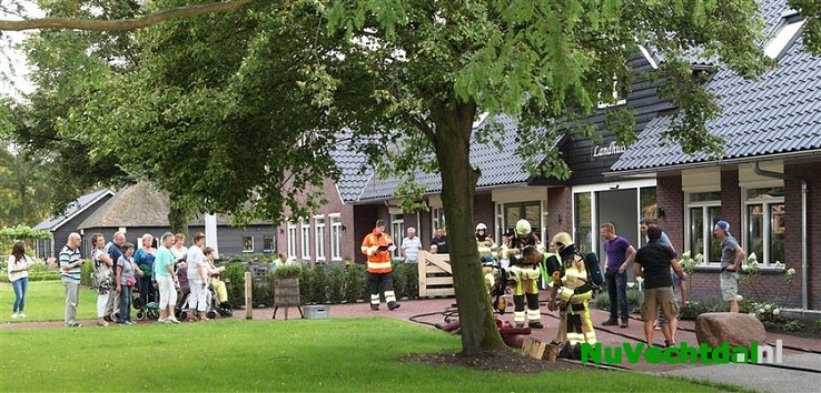 Brandweer Lemelerveld en Luttenberg oefenen in Lemele - Foto: Martin Zwakenberg