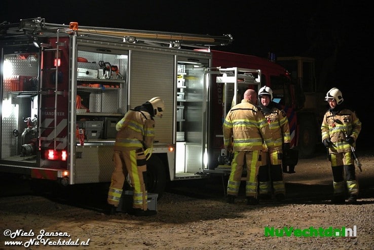 Video: Felle brand op bouwplaats Vitens Dalfsen - Foto: Niels Jansen