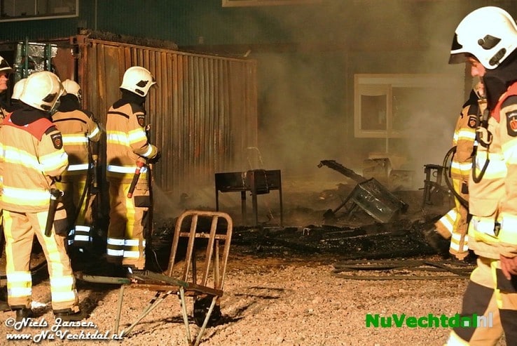 Video: Felle brand op bouwplaats Vitens Dalfsen - Foto: Niels Jansen