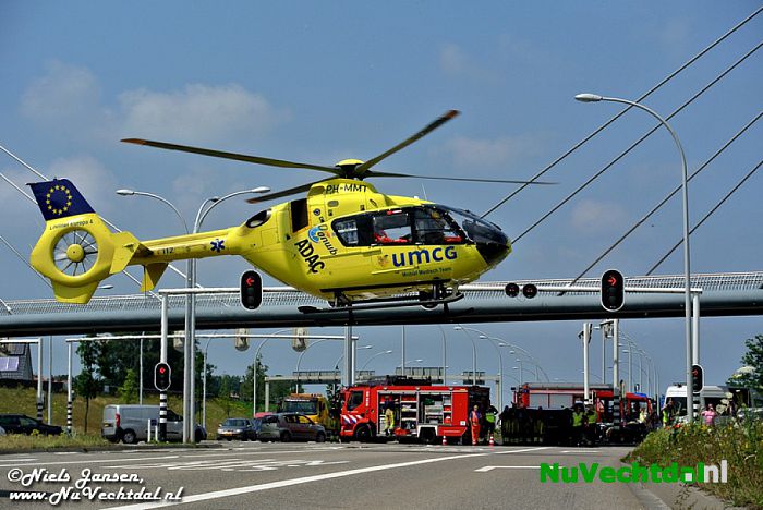 Traumahelikopter bij ernstig ongeval Hasselterweg Zwolle - Foto: Niels Jansen