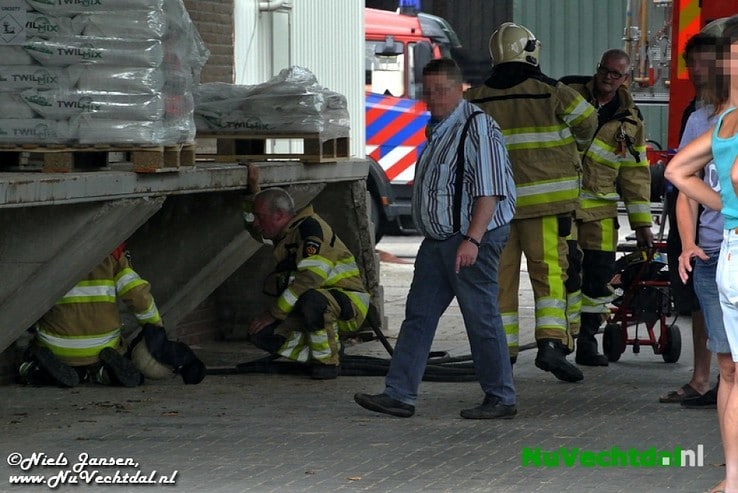 Brand diervoederbedrijf Rondweg Dalfsen - Foto: Niels Jansen