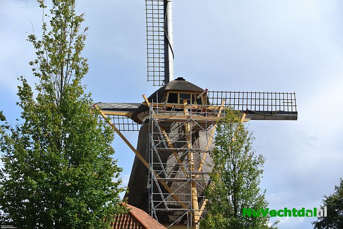 [Foto’s] Westermolen Molenstraat Dalfsen in de steigers - Foto: Niels Jansen